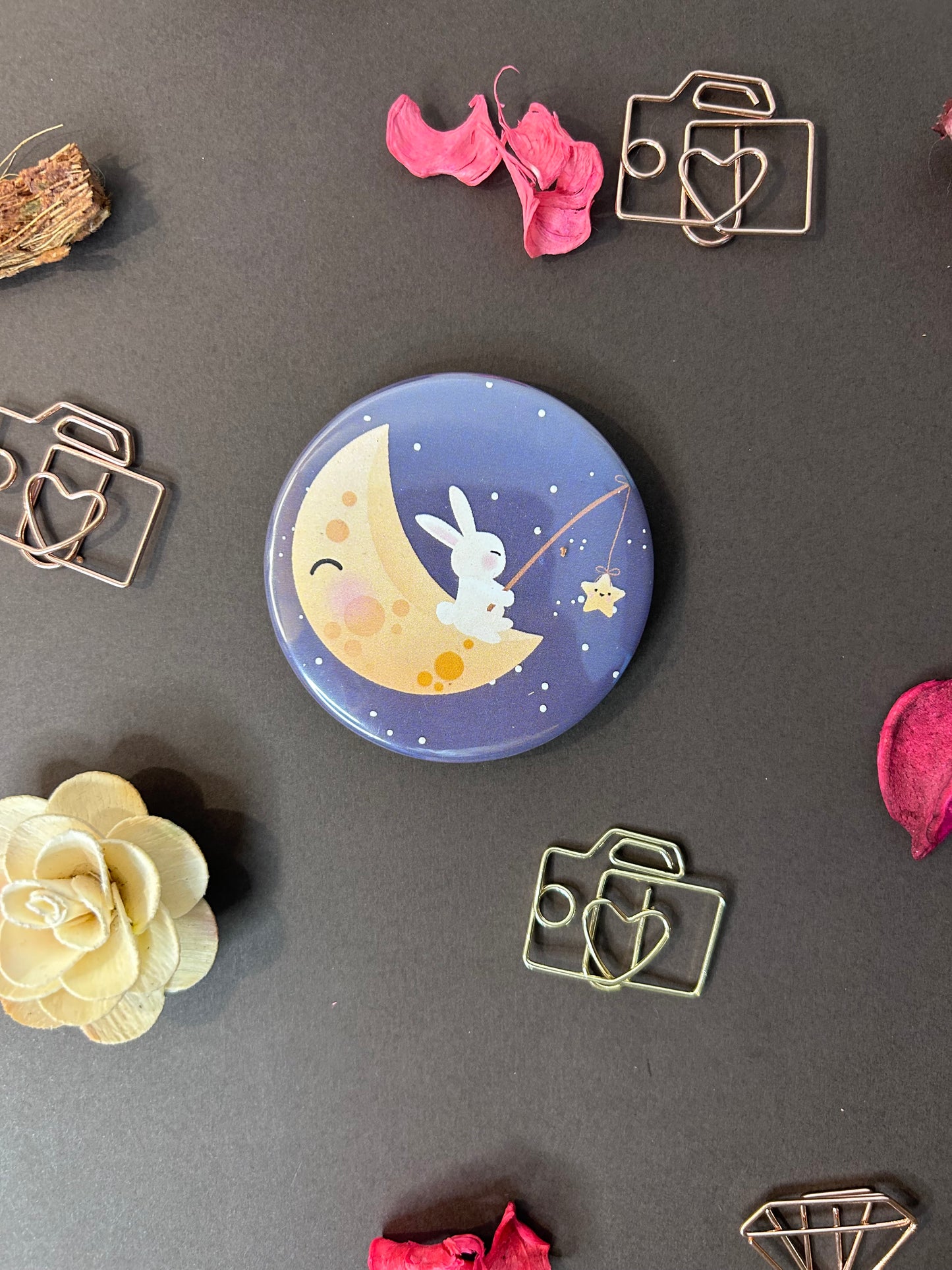 Button bage + fridge magnets