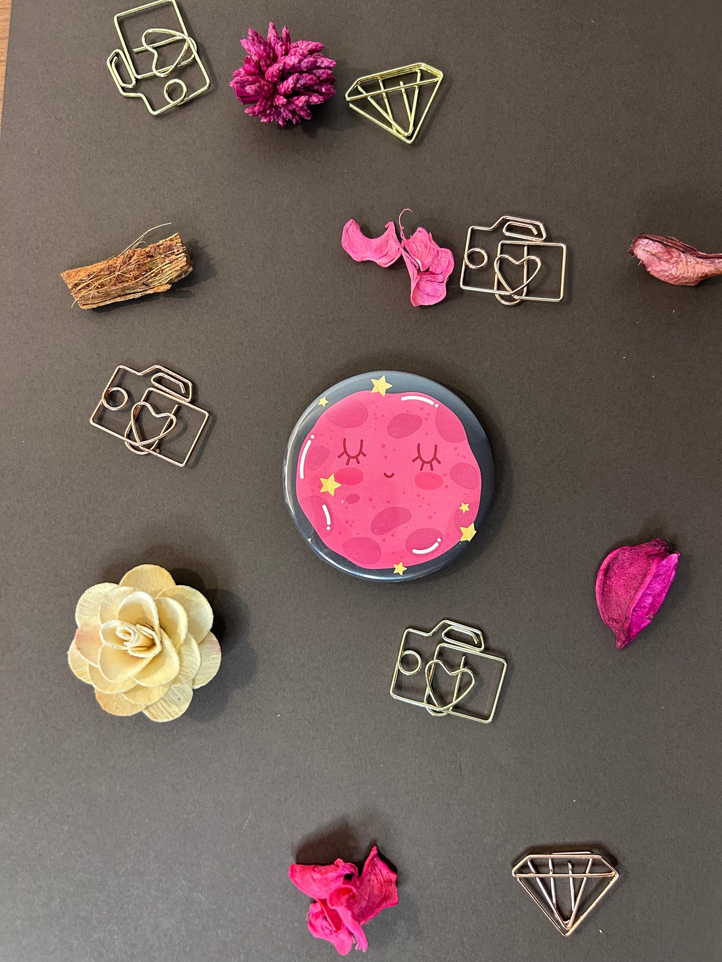 Button bage + fridge magnets