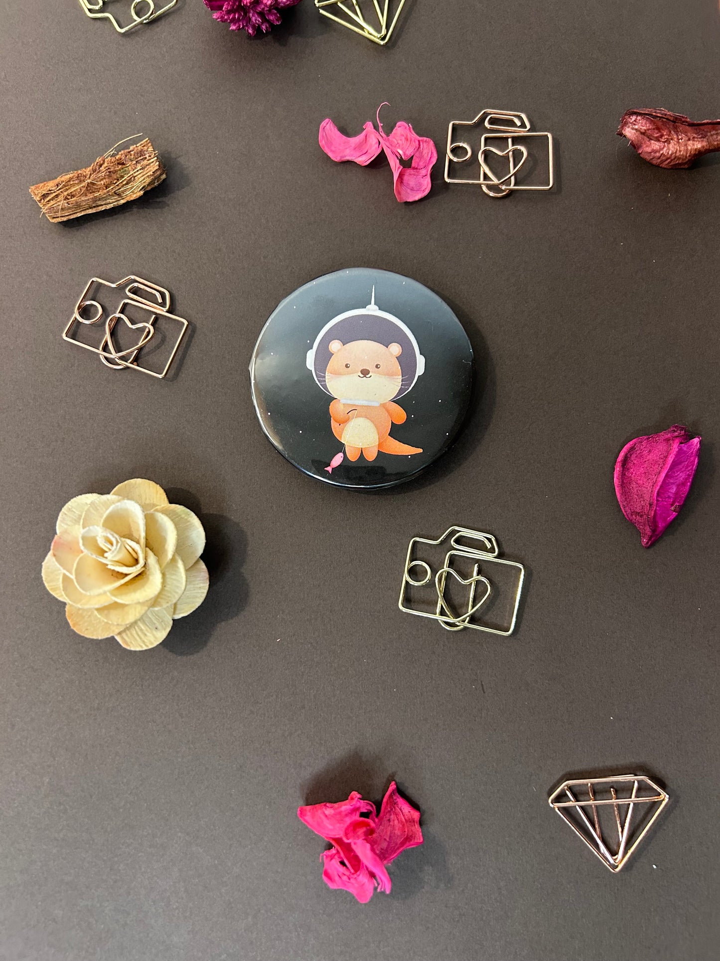 Button bage + fridge magnets