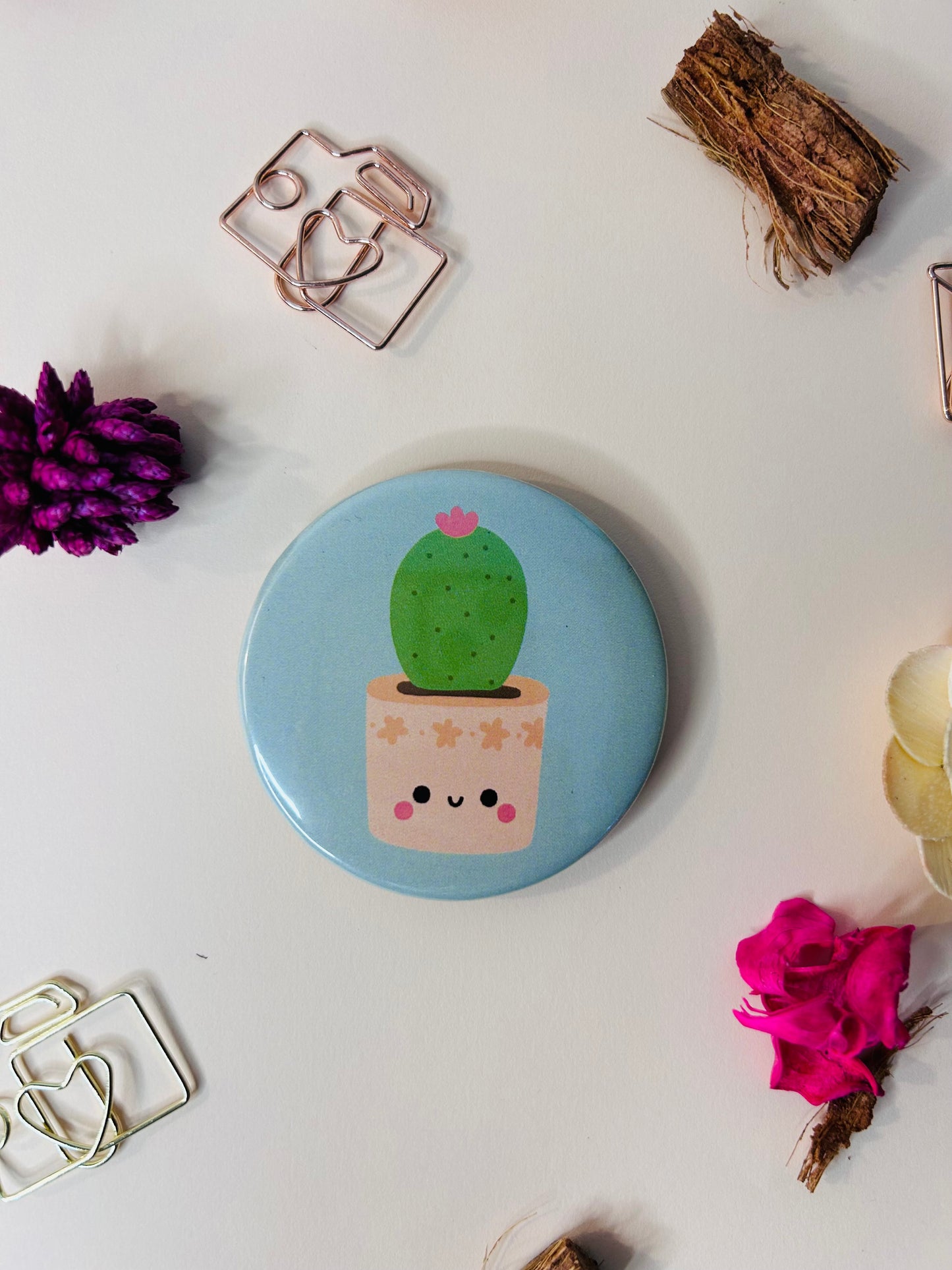 Button bage + fridge magnets