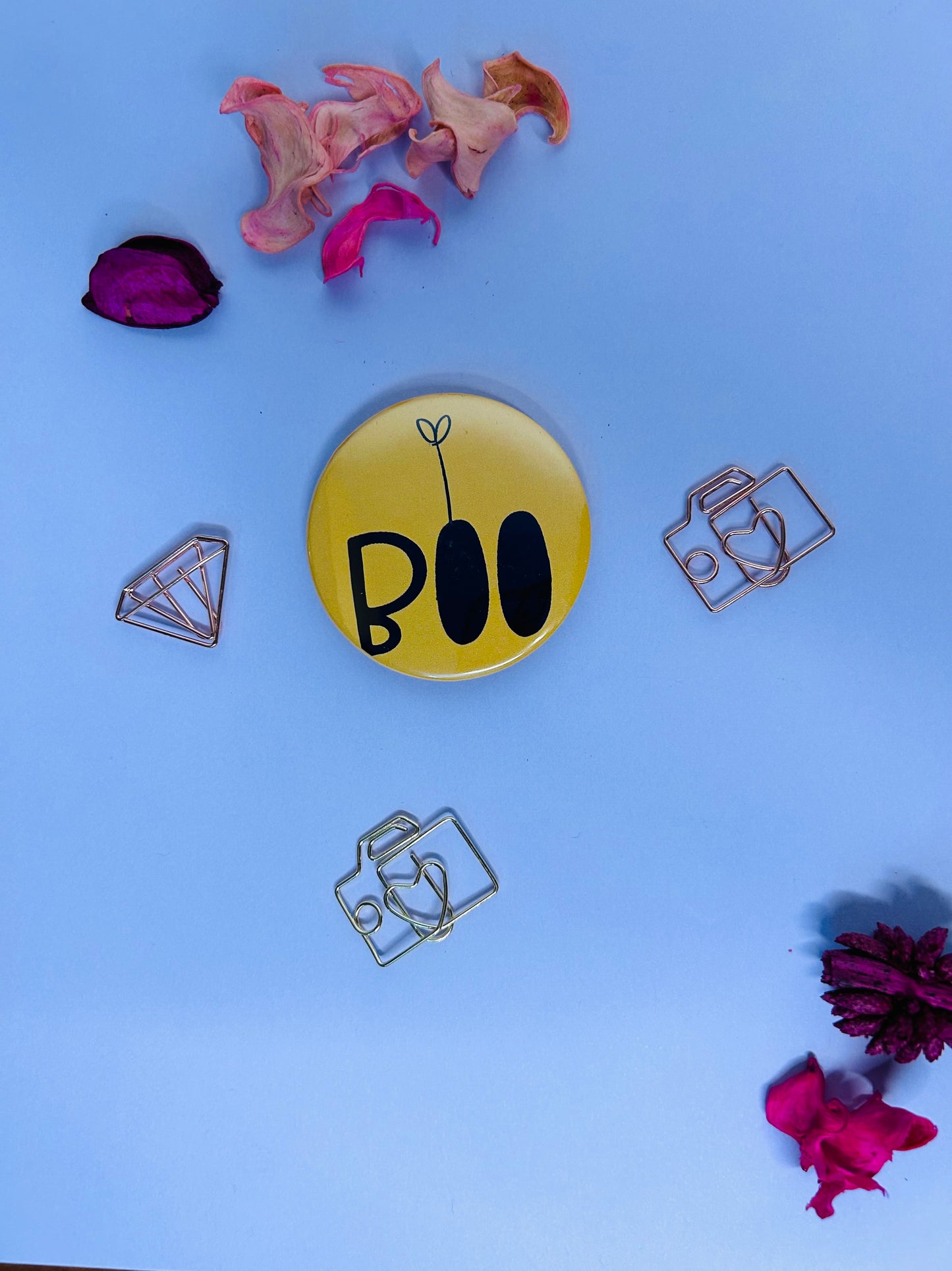 Button bage + fridge magnets